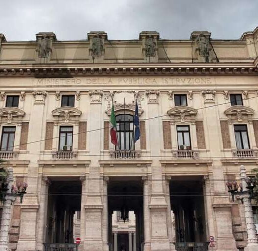 Docenti, il MIM vara piano straordinario di reclutamento. Valditara: “Garantire la regolarità dell’avvio dell’anno scolastico, ridurre il precariato. Risposta importante per gli alunni con disabilità”